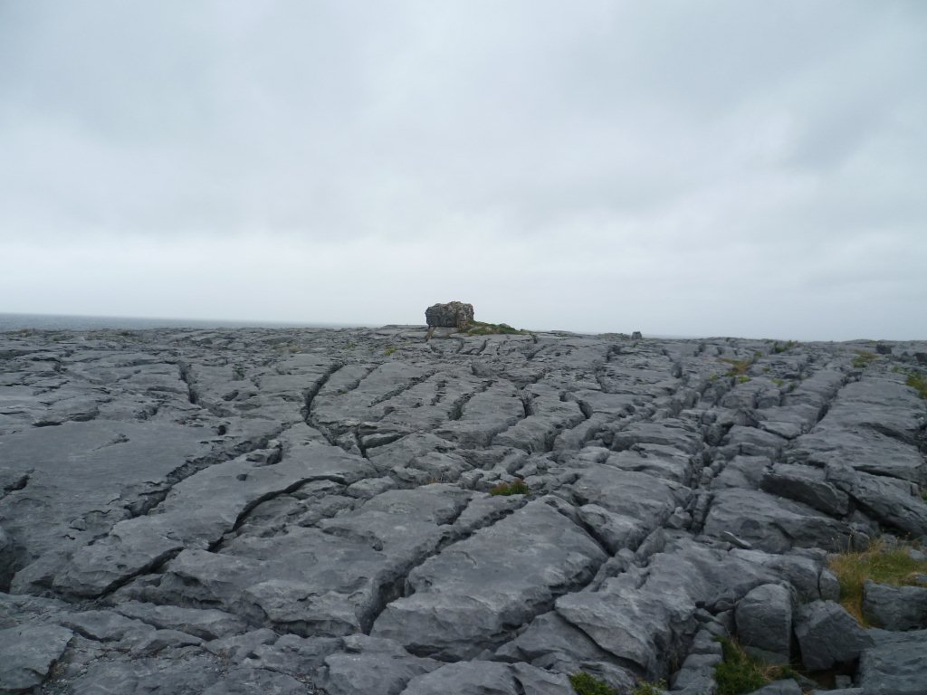 Les fissures du plateau de Burren